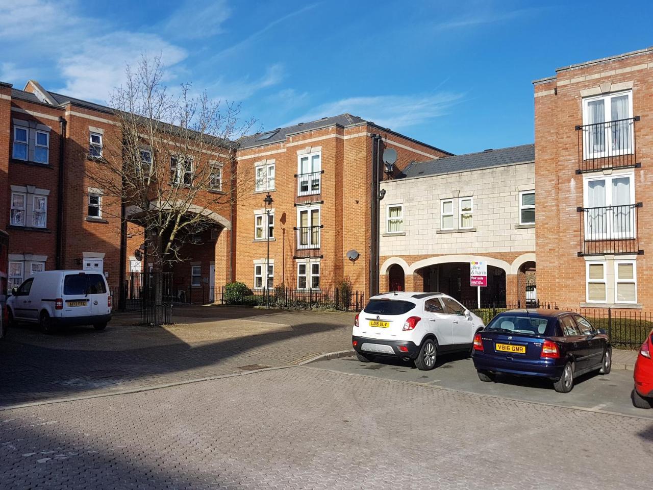 Godwin Court Apartments 史云顿 外观 照片